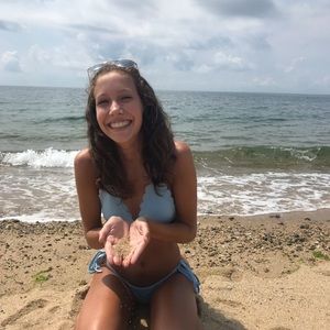 Meet your Posher, Julia